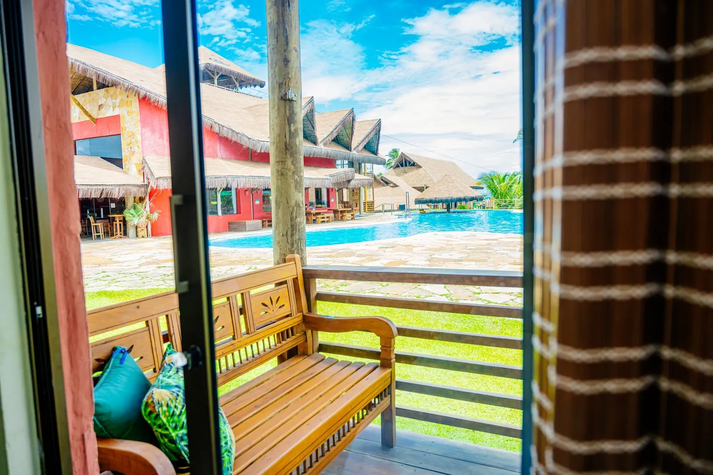 Varanda com vista para o parque aquático